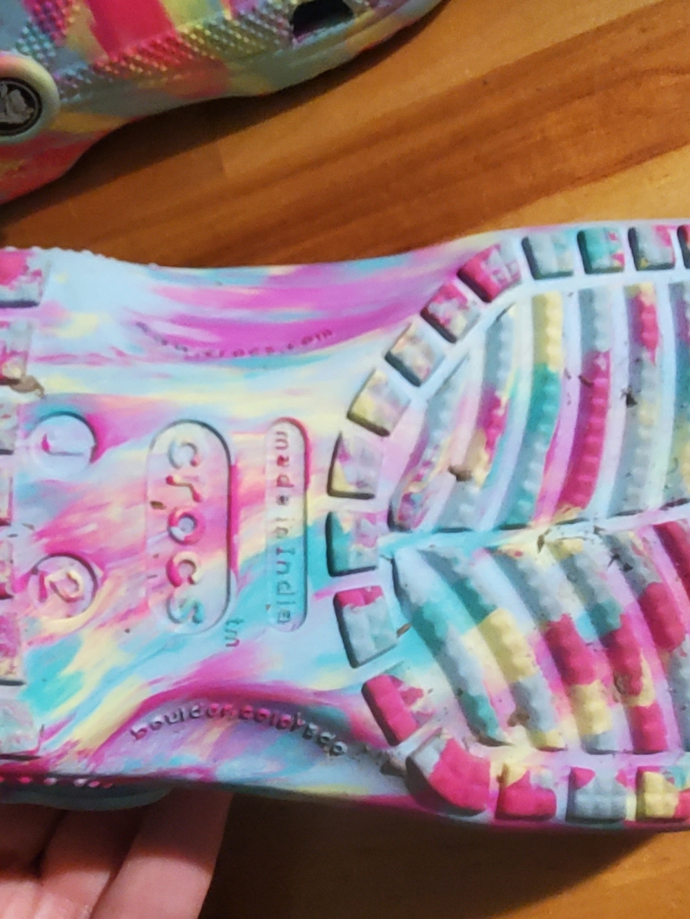 CROCS Kids Light Blue Tie-Dye Style Clog with Pink and Yellow Swirls - Picture 4 of 7